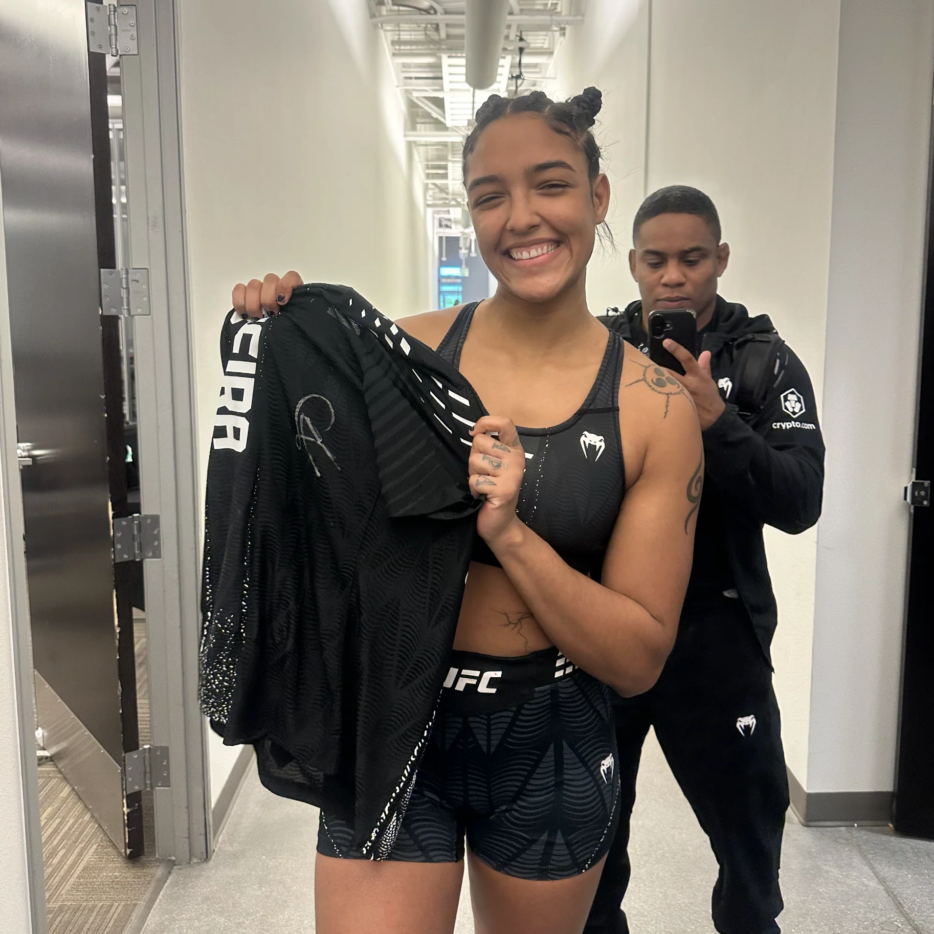 Alice Pereira Signed 1-of-1 Fight Worn Jersey UFC Fight Night: Moicano vs Duncan - Image 3