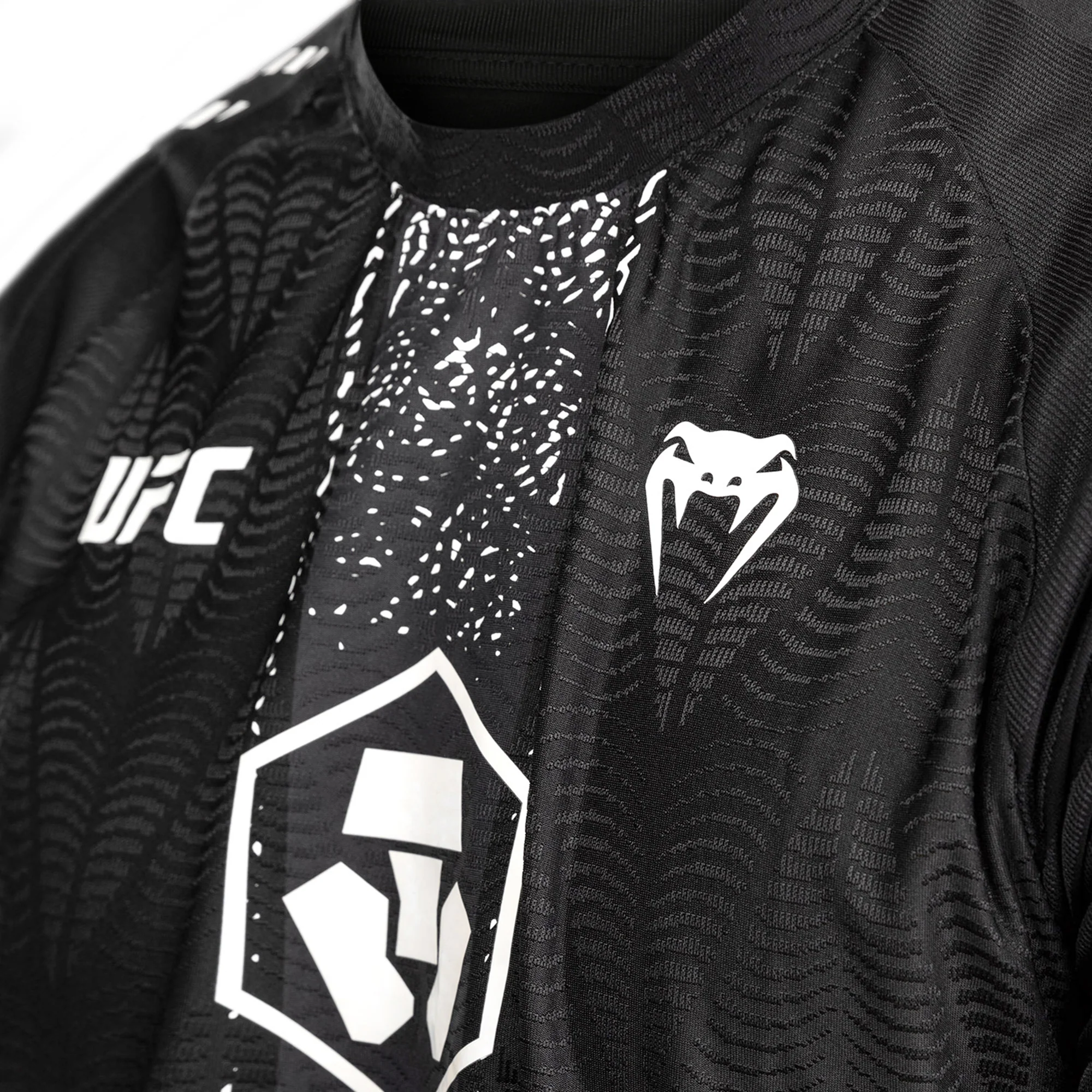 Mateusz Gamrot Signed 1-of-1 Fight Worn Jersey UFC 327: Procházka vs Ulberg - Image 4